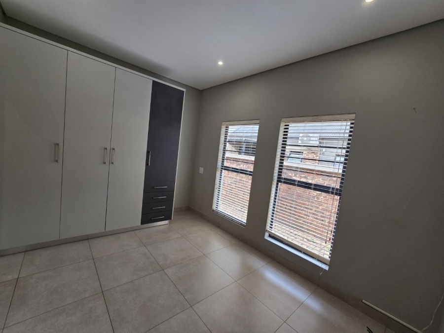 3 Bedroom Property for Sale in Van Der Hoff Park North West
